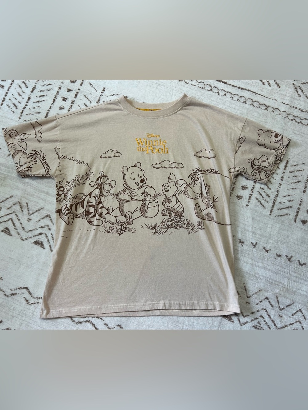 Disney Winnie the Pooh Graphic Tee Beige Friends Shirt Small